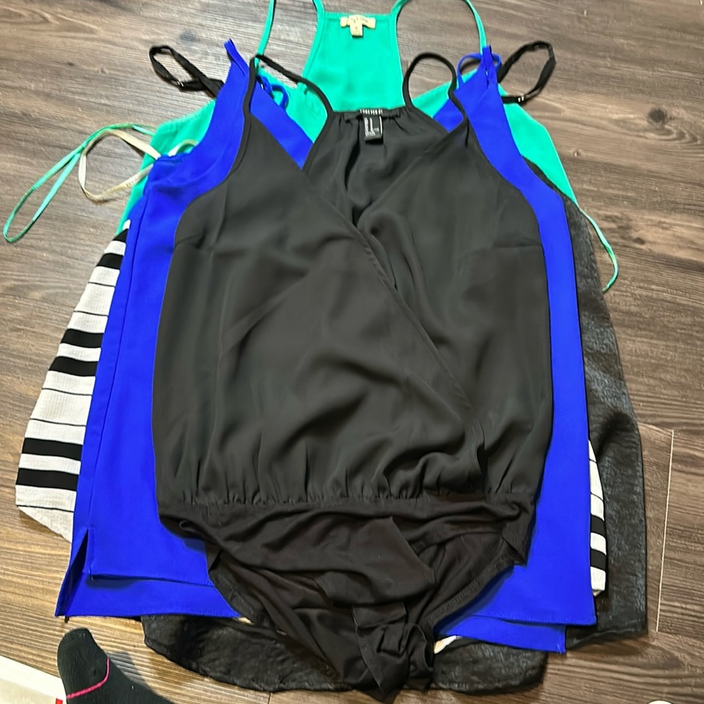 Bundle of 5 tops